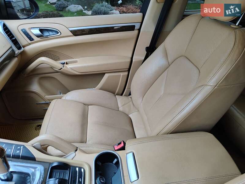 Позашляховик / Кросовер Porsche Cayenne 2012 в Кривому Розі