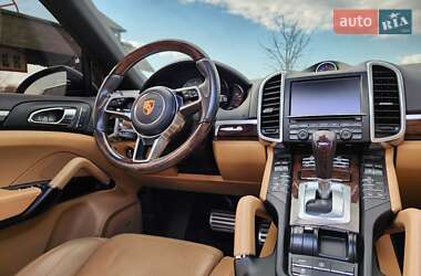Позашляховик / Кросовер Porsche Cayenne 2015 в 