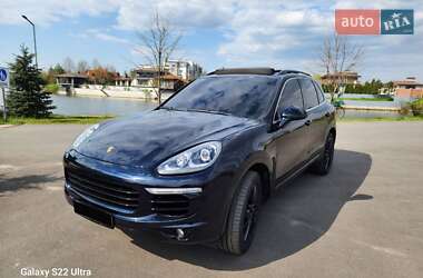 Позашляховик / Кросовер Porsche Cayenne 2015 в 