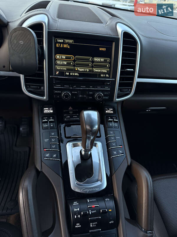 Внедорожник / Кроссовер Porsche Cayenne 2015 в Ровно