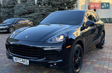 Внедорожник / Кроссовер Porsche Cayenne 2015 в 