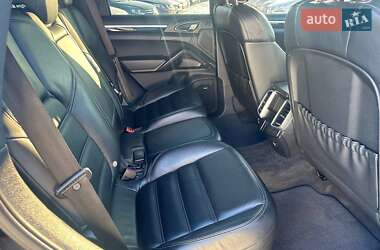 Позашляховик / Кросовер Porsche Cayenne 2012 в 