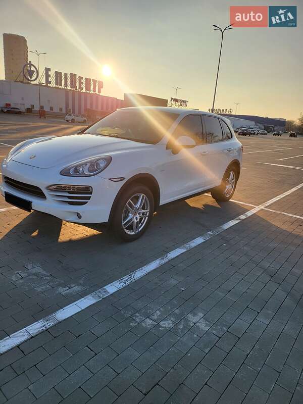 Внедорожник / Кроссовер Porsche Cayenne 2013 в Одессе