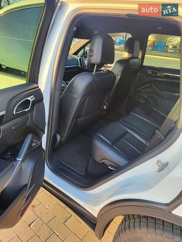 Внедорожник / Кроссовер Porsche Cayenne 2013 в Одессе