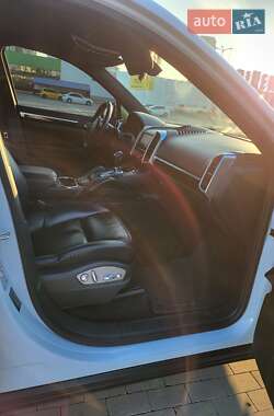Внедорожник / Кроссовер Porsche Cayenne 2013 в 