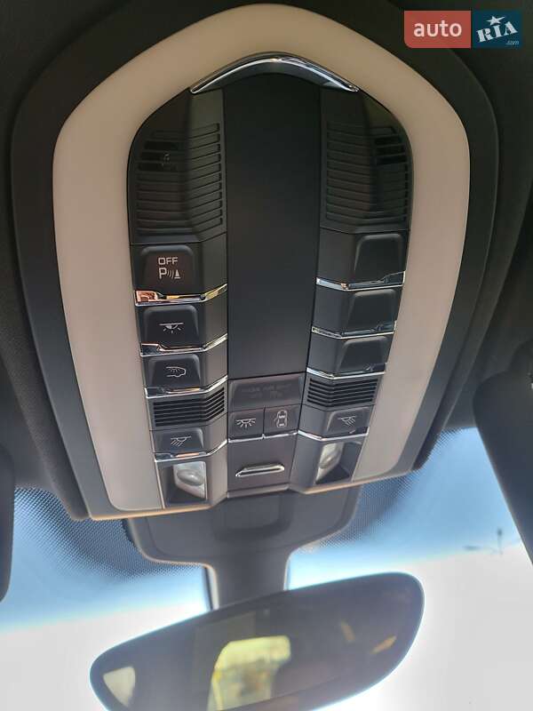Внедорожник / Кроссовер Porsche Cayenne 2013 в Одессе