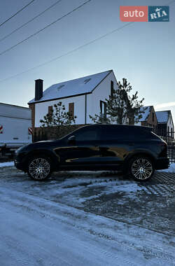 Внедорожник / Кроссовер Porsche Cayenne 2017 в 
