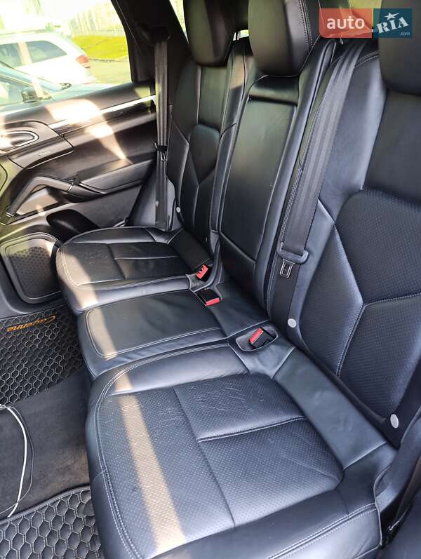 Позашляховик / Кросовер Porsche Cayenne 2013 в Києві