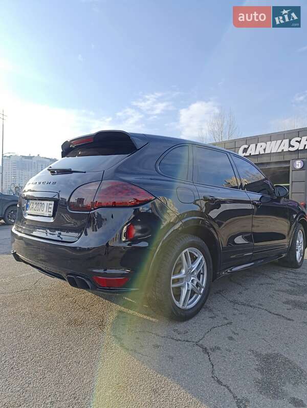 Позашляховик / Кросовер Porsche Cayenne 2013 в Києві