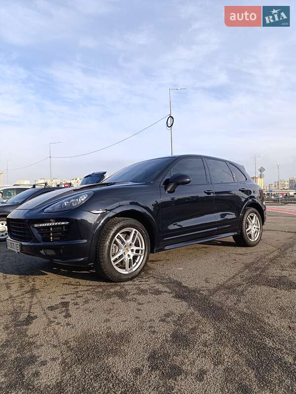 Позашляховик / Кросовер Porsche Cayenne 2013 в Києві