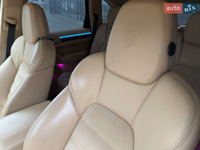 Внедорожник / Кроссовер Porsche Cayenne 2016 в Киеве