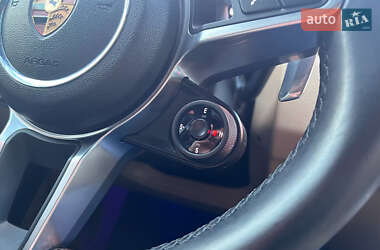 Внедорожник / Кроссовер Porsche Cayenne 2019 в 