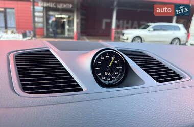 Внедорожник / Кроссовер Porsche Cayenne 2019 в 