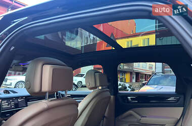 Внедорожник / Кроссовер Porsche Cayenne 2019 в 