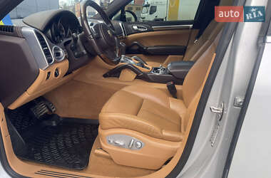 Внедорожник / Кроссовер Porsche Cayenne 2013 в 
