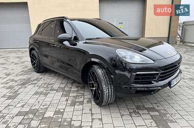 Внедорожник / Кроссовер Porsche Cayenne 2018 в Тернополе