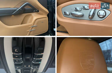 Внедорожник / Кроссовер Porsche Cayenne 2012 в 