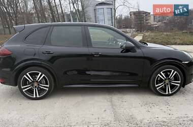 Внедорожник / Кроссовер Porsche Cayenne 2012 в 