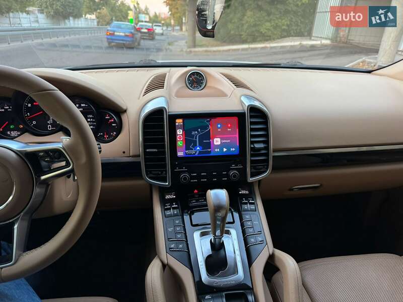 Позашляховик / Кросовер Porsche Cayenne 2016 в Києві