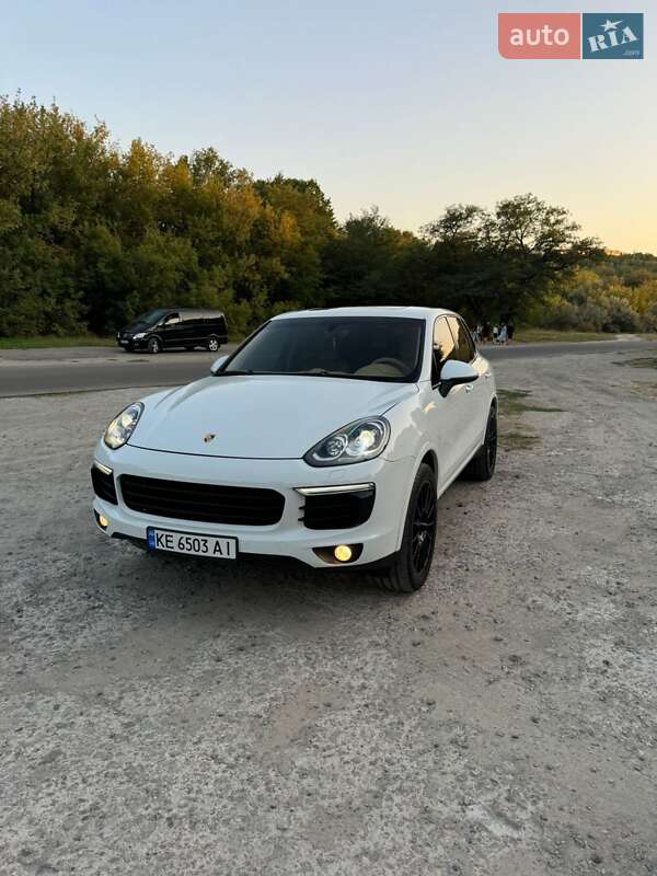 Позашляховик / Кросовер Porsche Cayenne 2016 в Києві