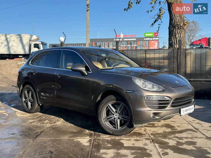 Позашляховик / Кросовер Porsche Cayenne 2012 в Києві