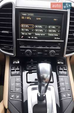 Внедорожник / Кроссовер Porsche Cayenne 2015 в 