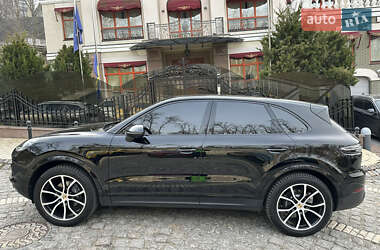 Внедорожник / Кроссовер Porsche Cayenne 2019 в 
