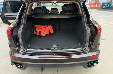 Внедорожник / Кроссовер Porsche Cayenne 2014 в 