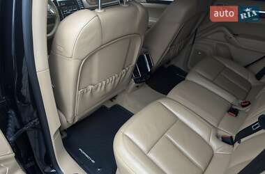 Внедорожник / Кроссовер Porsche Cayenne 2013 в 