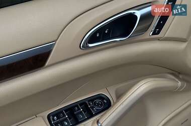 Внедорожник / Кроссовер Porsche Cayenne 2013 в 