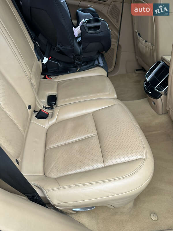 Внедорожник / Кроссовер Porsche Cayenne 2010 в Диканьке