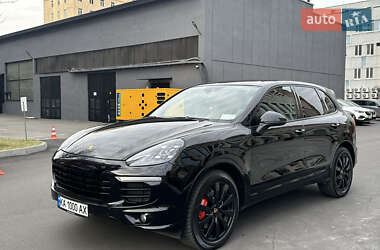 Внедорожник / Кроссовер Porsche Cayenne 2016 в 