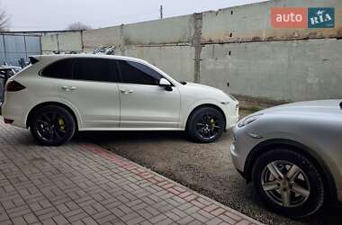 Внедорожник / Кроссовер Porsche Cayenne 2011 в 