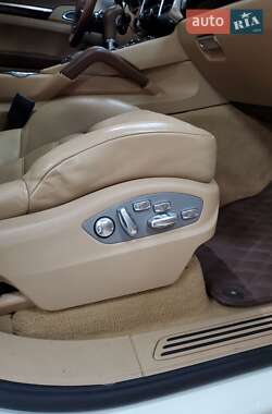 Внедорожник / Кроссовер Porsche Cayenne 2011 в 