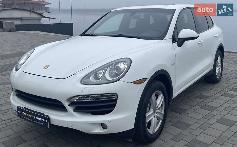 Позашляховик / Кросовер Porsche Cayenne 2011 в 