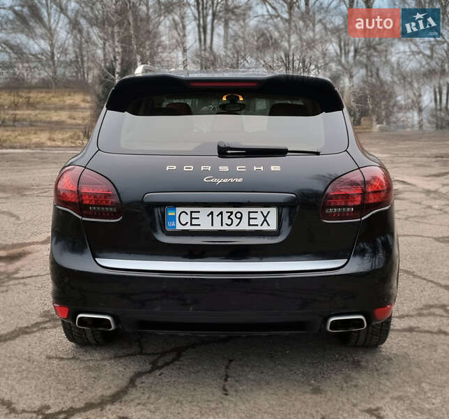 Позашляховик / Кросовер Porsche Cayenne 2011 в Чернівцях