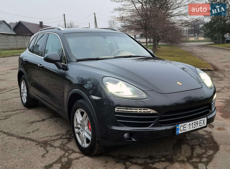 Позашляховик / Кросовер Porsche Cayenne 2011 в Чернівцях