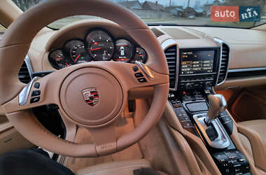 Позашляховик / Кросовер Porsche Cayenne 2011 в Чернівцях