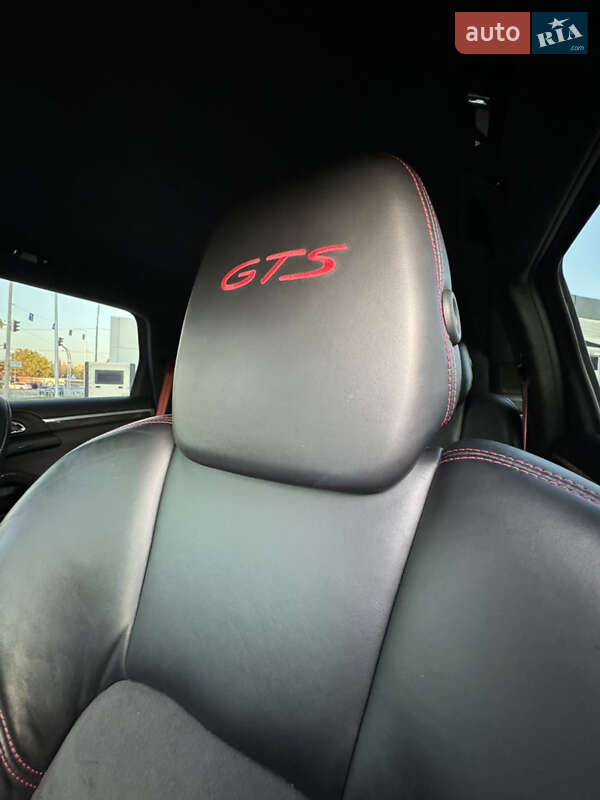 Внедорожник / Кроссовер Porsche Cayenne 2017 в Киеве фото 19 Внедорожник / Кроссовер Porsche Cayenne 2017 в Киеве