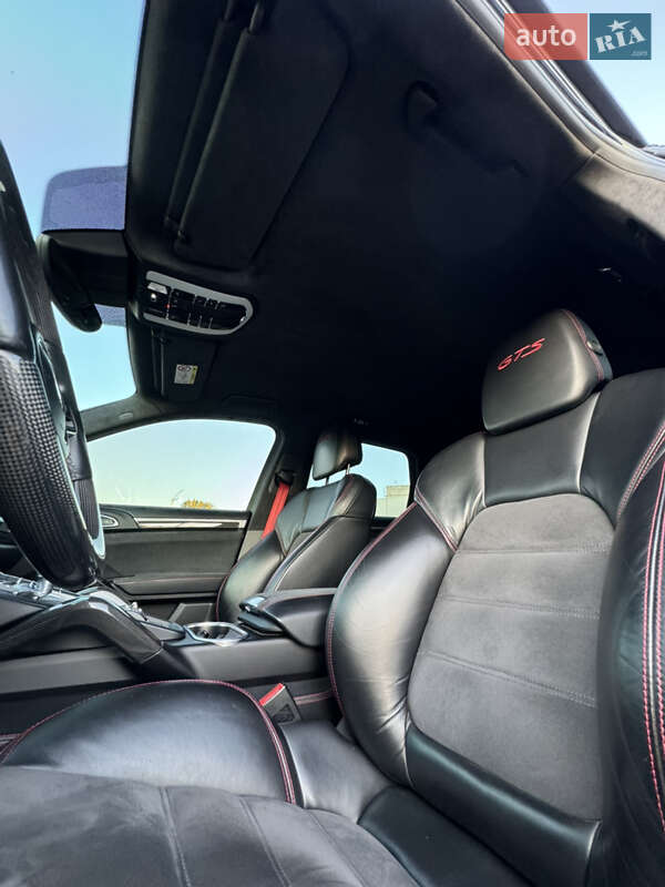 Внедорожник / Кроссовер Porsche Cayenne 2017 в Киеве фото 22 Внедорожник / Кроссовер Porsche Cayenne 2017 в Киеве