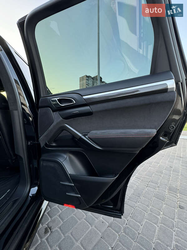 Внедорожник / Кроссовер Porsche Cayenne 2017 в Киеве фото 24 Внедорожник / Кроссовер Porsche Cayenne 2017 в Киеве