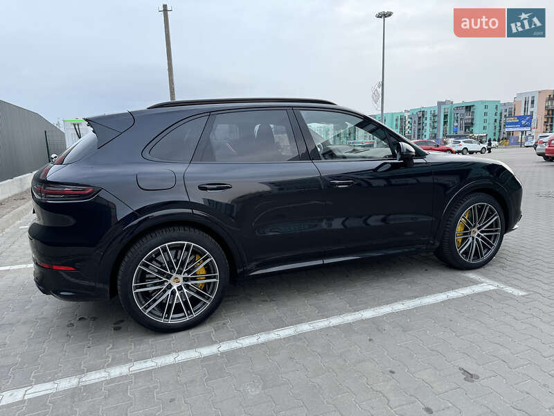 Внедорожник / Кроссовер Porsche Cayenne 2020 в Киеве