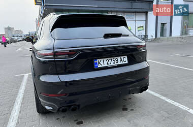 Внедорожник / Кроссовер Porsche Cayenne 2020 в 