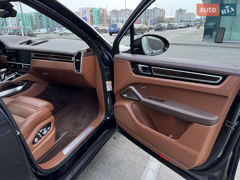 Внедорожник / Кроссовер Porsche Cayenne 2020 в Киеве