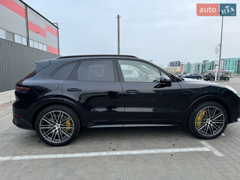 Внедорожник / Кроссовер Porsche Cayenne 2020 в 