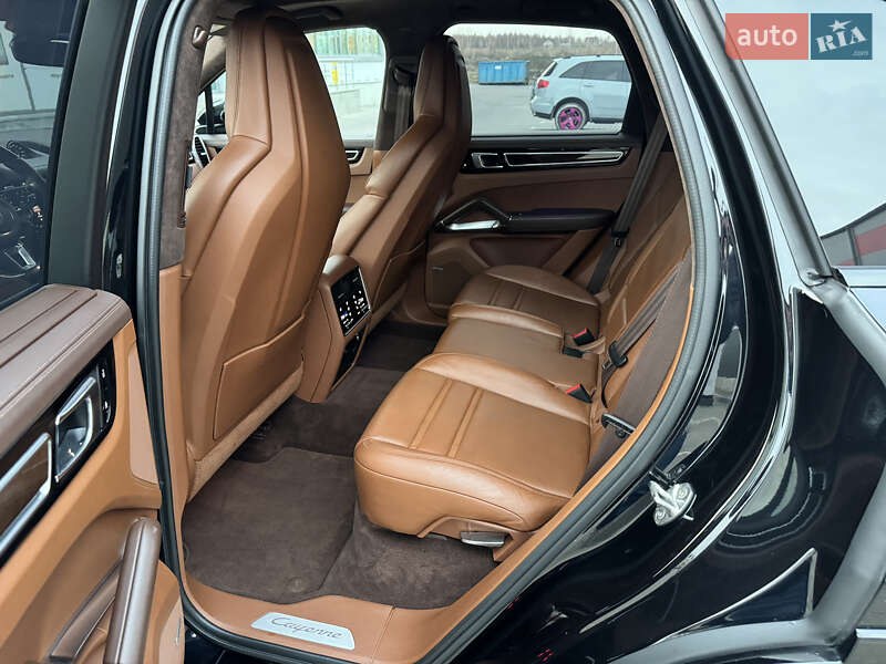 Внедорожник / Кроссовер Porsche Cayenne 2020 в Киеве