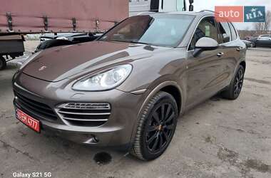 Позашляховик / Кросовер Porsche Cayenne 2014 в Рівному