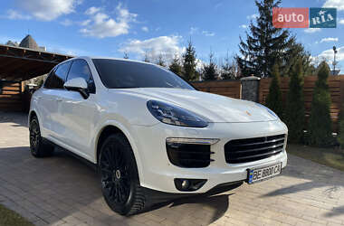Позашляховик / Кросовер Porsche Cayenne 2016 в Києві