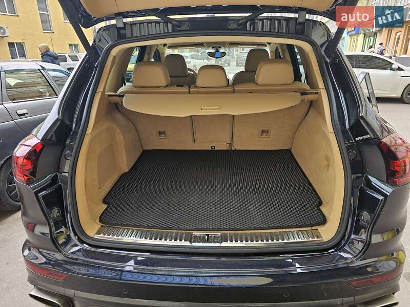 Внедорожник / Кроссовер Porsche Cayenne 2015 в Виннице