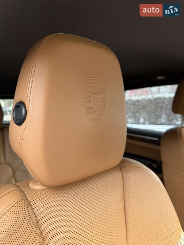 Внедорожник / Кроссовер Porsche Cayenne 2012 в Днепре